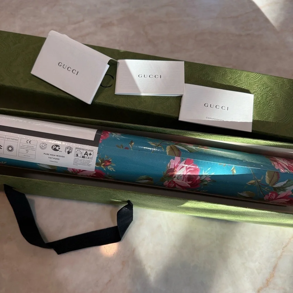 Gucci Turquoise Pink Rose Print Floral Wallpaper New Sealed
